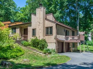 3 Craven Rd, Mountain Lakes, NJ 07046