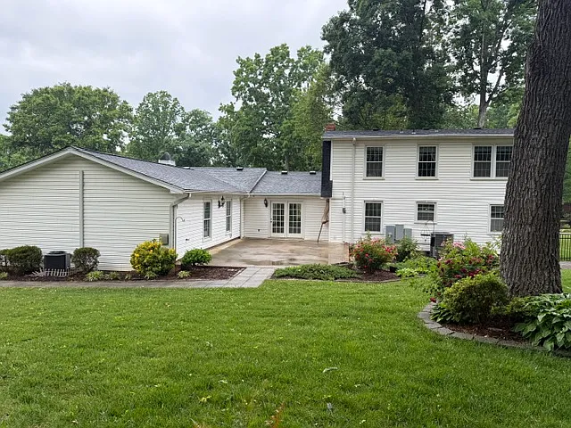 4 bed, 3.5 bath, 2158 sqft, $2,750 — Photo 2
