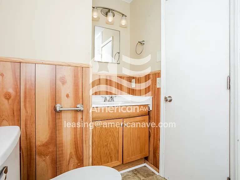1478_011_wm_-_main_bathroom_12891466.jpg