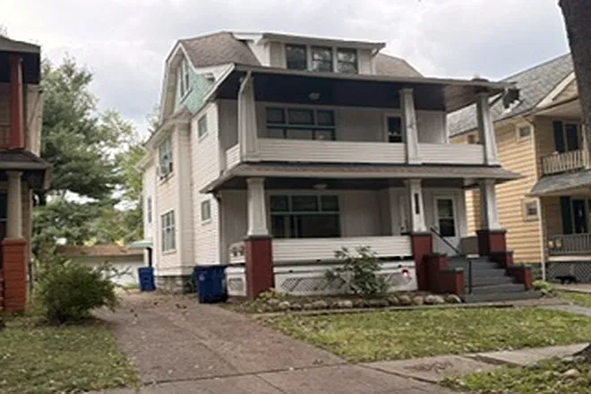2 bed, 1040 sqft, $1,150 — Photo 2