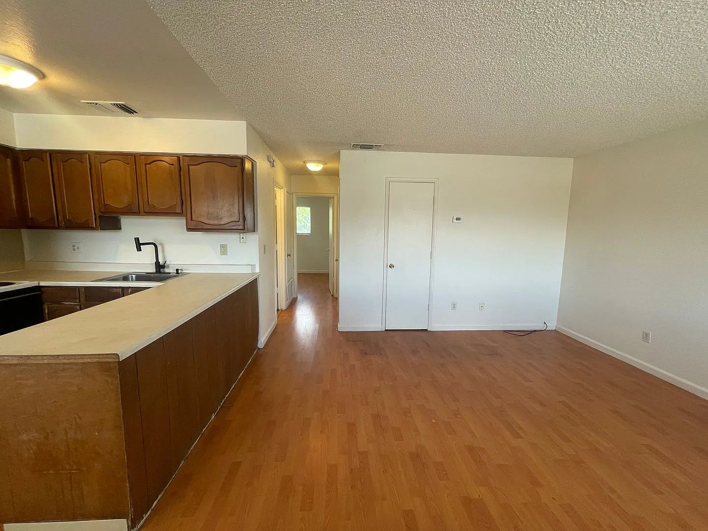 2 Bedroom 1 Bathroom — Photo 4