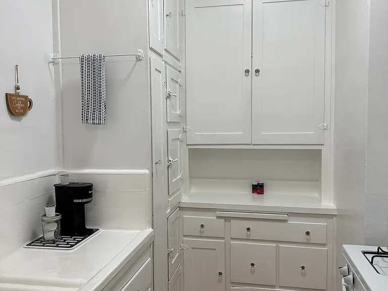 1803 N Wilton Pl #105 — Photo 16