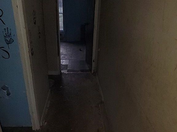 3rd image of 206 Vines Dr