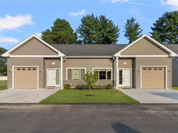 53 W Valley Cir, West Warwick, RI 02893