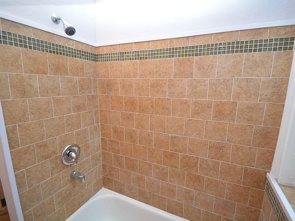 3rd image of 236 1/2 N Monroe Ave