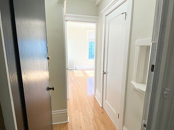 2nd image of 711 Leavenworth St #43