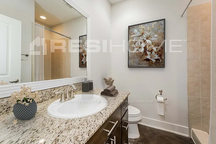 2210 Radcliffe St — Photo 10