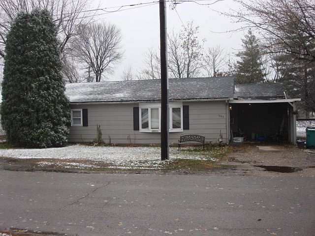 2nd image of 1005 Washington St