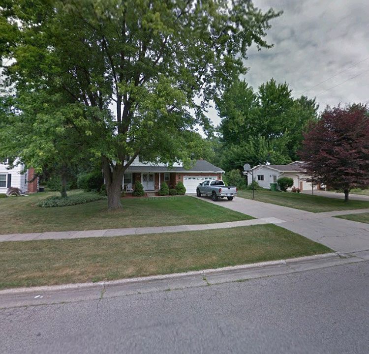 2nd image of 814 Weston St