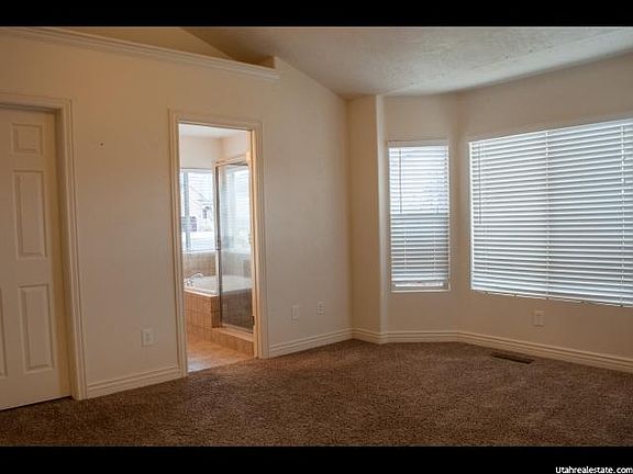 4th image of 2176 N 2270th St W