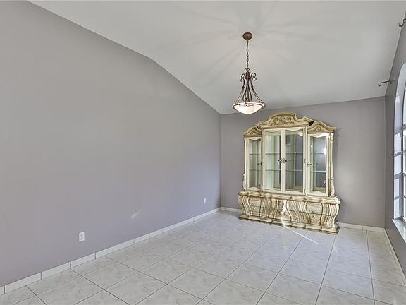 5th image of 8014 N Hale Ave