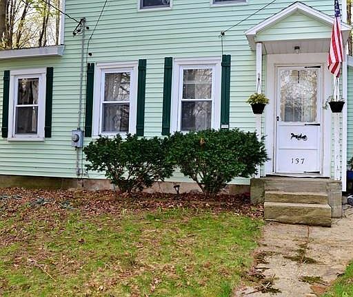 3rd image of 137 W Bacon St
