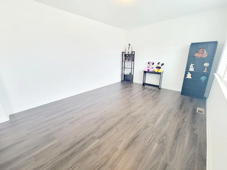117 Scoville Rd — Photo 4