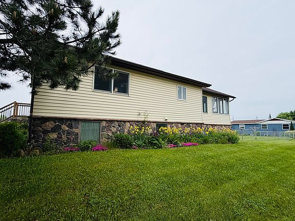 3rd image of 2151 Davitt St