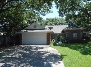 1015 Hunter Ridge Dr, Arlington, TX 76013