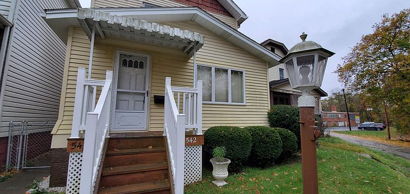 1st image of 542 Cedar Ave