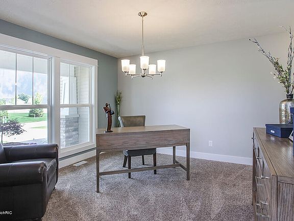 5th image of 9725 Waterstone Dr