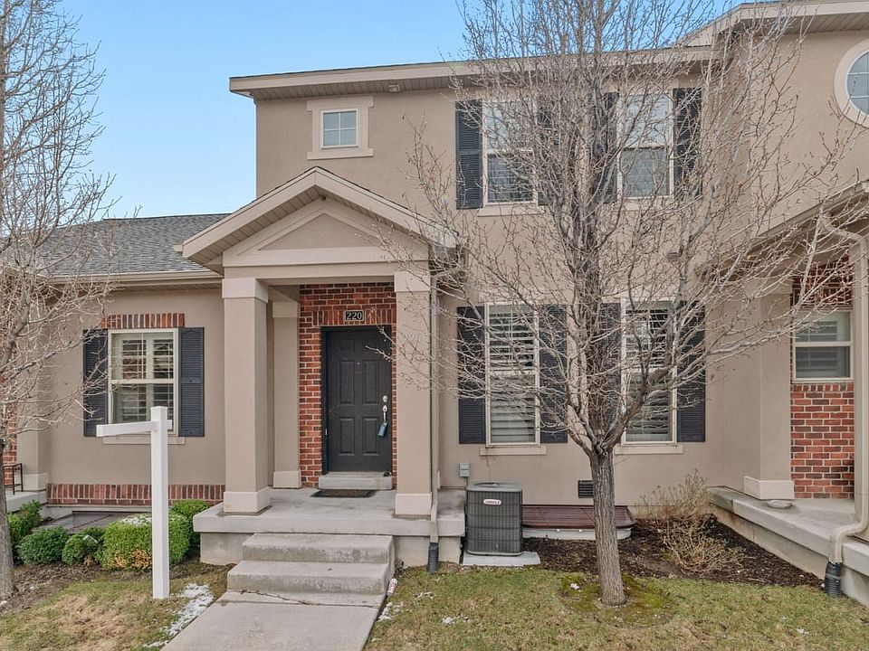 1st image of 220 E Backhand Ln