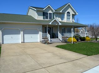 66 Parktrail Ln, Buffalo, NY 14227
