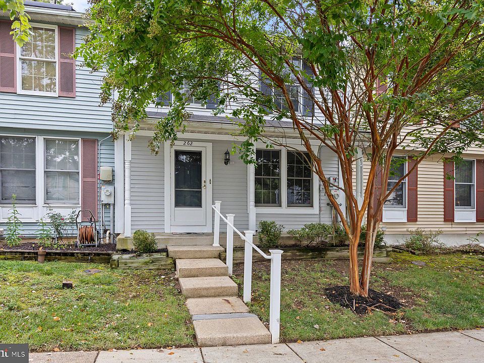1st image of 262 Woodoak Ct