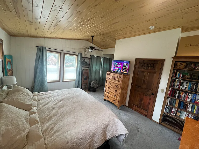 305 Mesa Dr — Photo 12