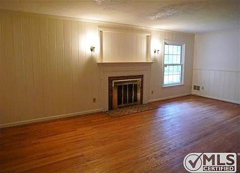 3rd image of 2101 Lee Ave
