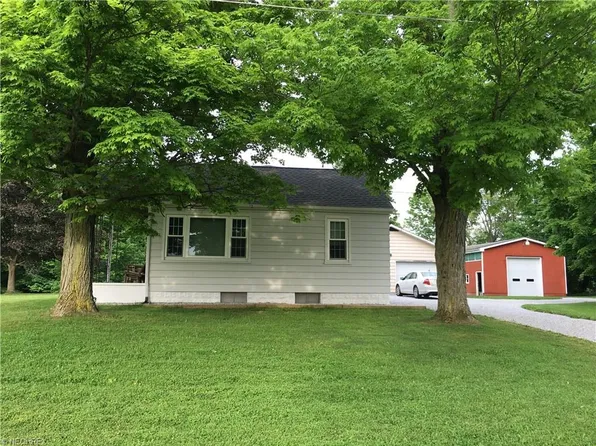 11216 Bloom Rd, Garrettsville, OH 44231