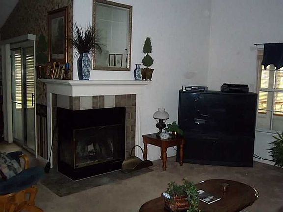 4th image of 1633 Parkthorne Dr
