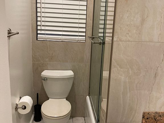 Master bathroom with shower/tub.