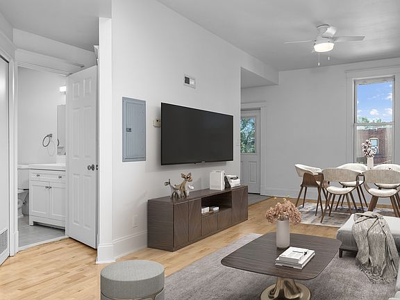 2nd image of 4472 Arco Ave #4472