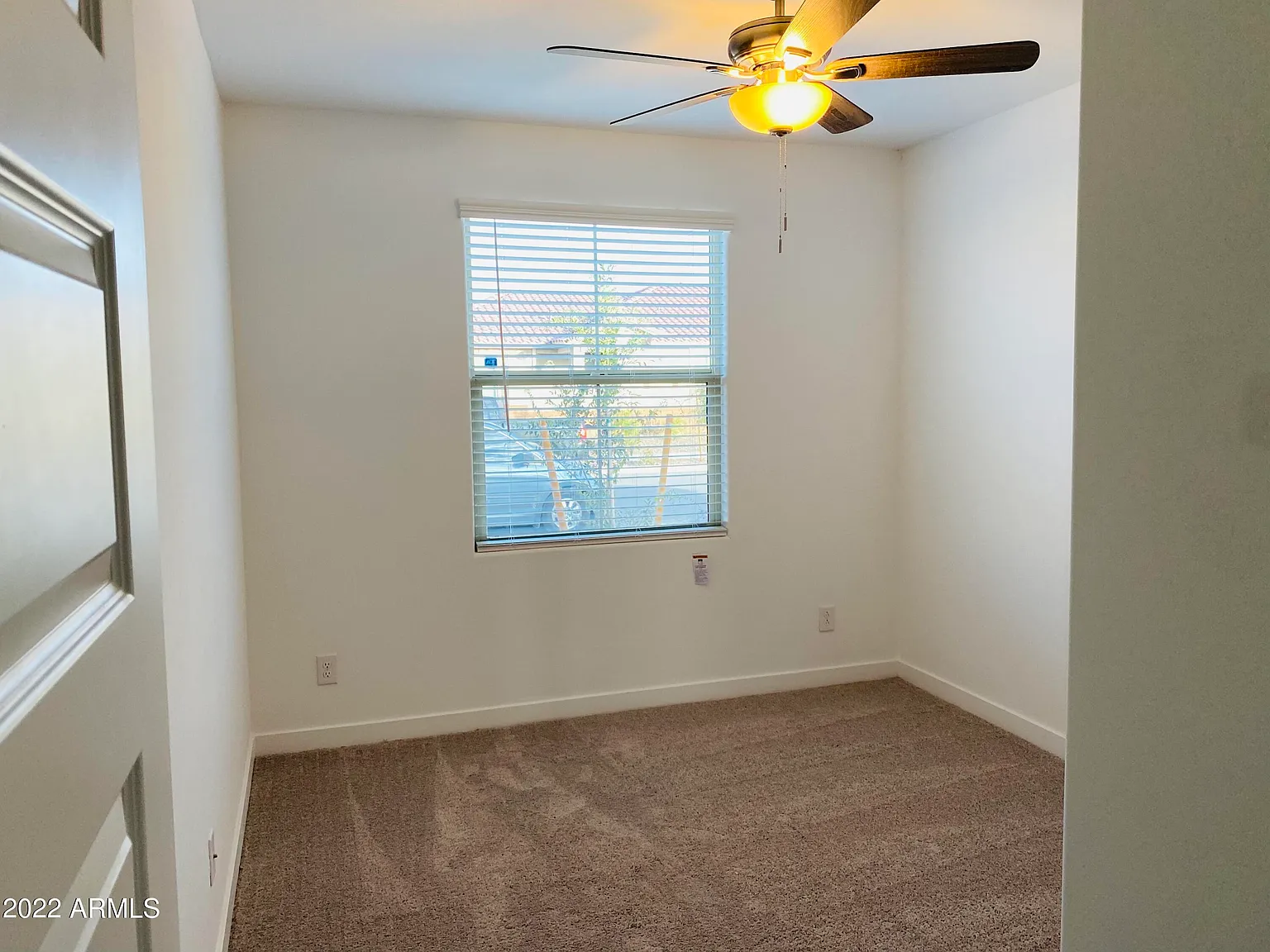 5 bed, 1939 sqft, $2,299 — Photo 3
