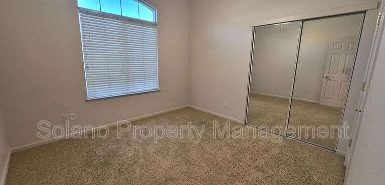 1085 Crystal Springs Dr — Photo 12