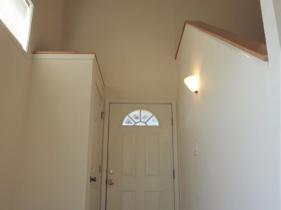 3rd image of 200-202 White River Dr #200