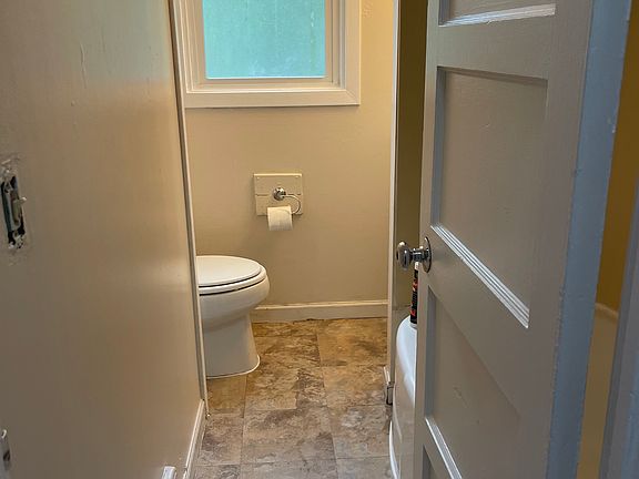 4th image of 1311 Symons St #A