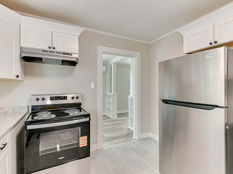 327 Meridian Ave — Photo 12