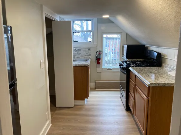 64 Gray St APT 7, Portland, ME 04102