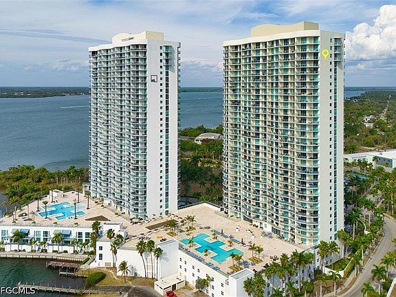 2nd image of 3000 Oasis Grand Blvd #Lph1