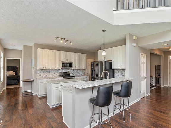 5th image of 9756 Scotch Pine Ct