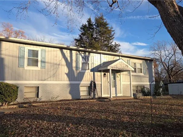 900 N Walker St, Olathe, KS 66061