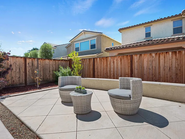 734 Carver Pl — Photo 18
