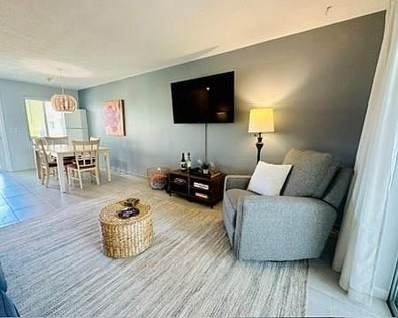 5th image of 2111 NE 1st Court #102