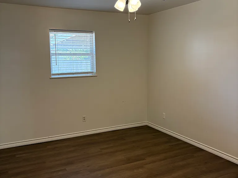 2803 Elmwood Ave — Photo 11