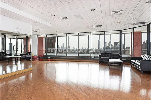 Rented by City Connections Realty | media 6