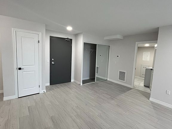 4th image of 50 Otterbein Rd #405