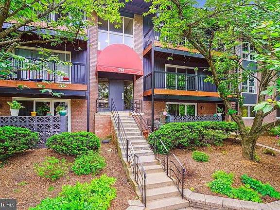 2nd image of 214 Park Terrace Ct SE APT 88