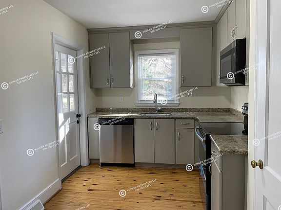 4th image of 917 Lexington Ave