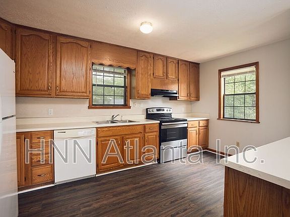 3rd image of 2838 Mitchell Pl