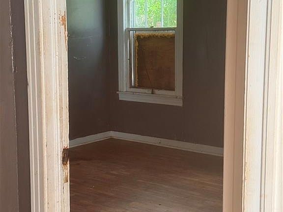 5th image of 73 Bertie St