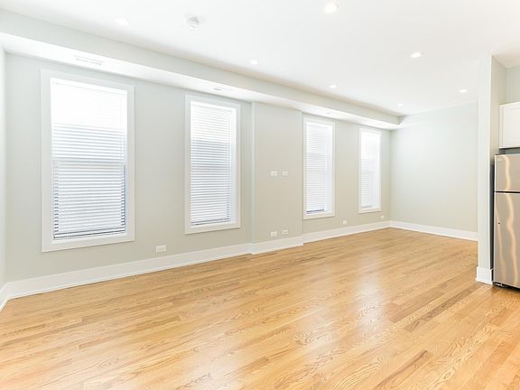 5th image of 2047 N Hoyne Ave #2