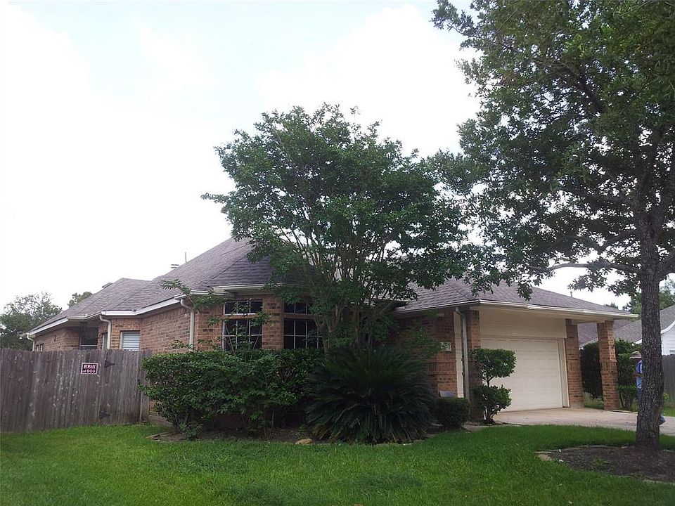 1st image of 4827 Silverlake Dr